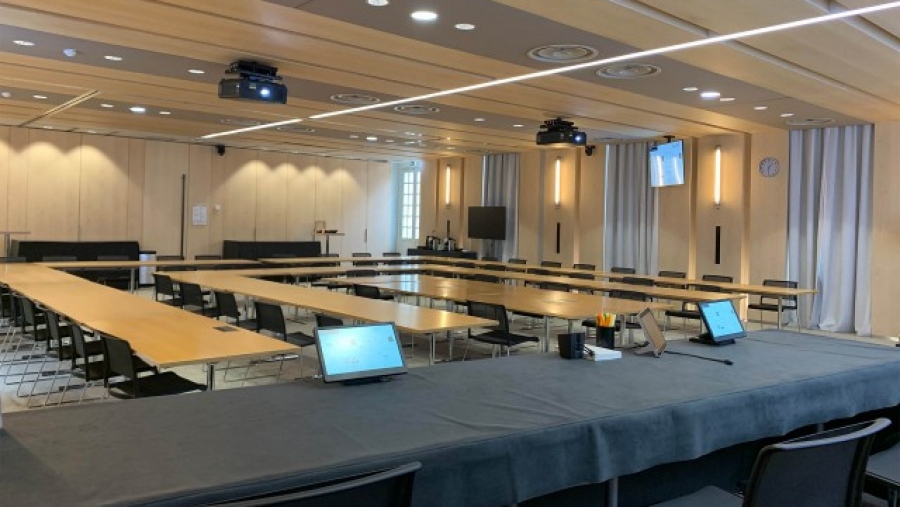 Salle polyvalente - Ledwall intérieur Haute Qualité 135 pouces ( Image = 301x179cm )