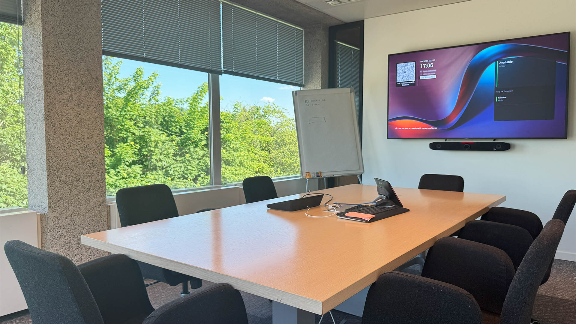 Videoconference Meeting room with partition