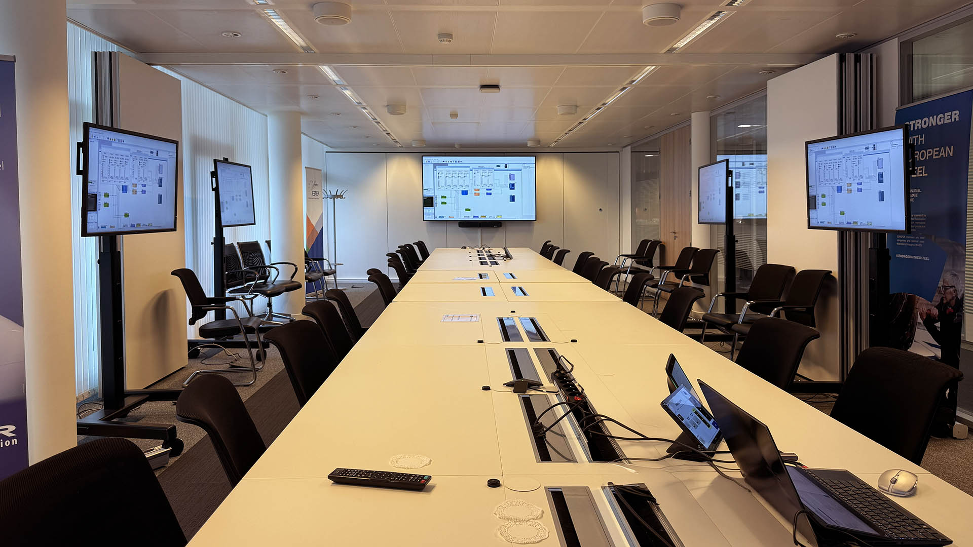 Salle du Conseil – 16 personnes